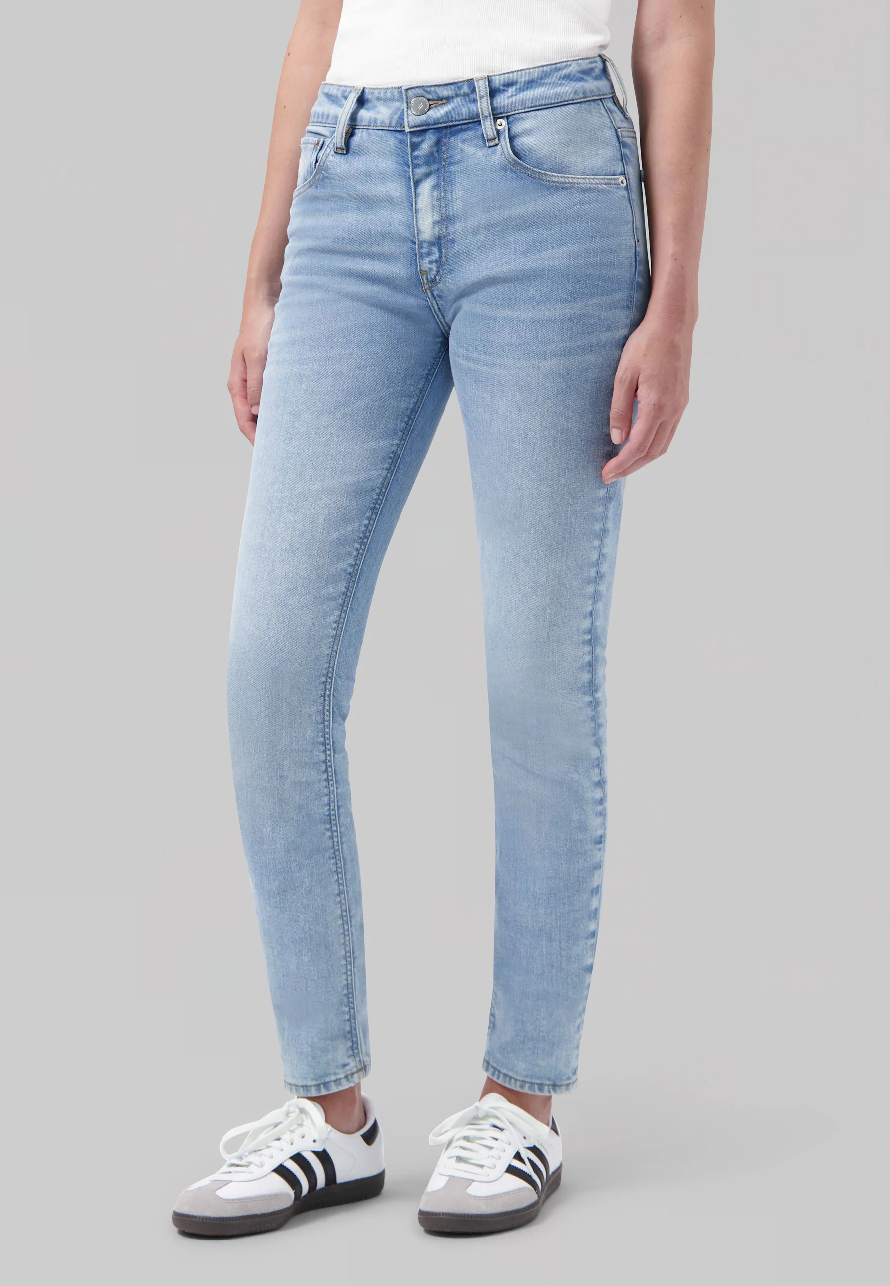 Sale Women